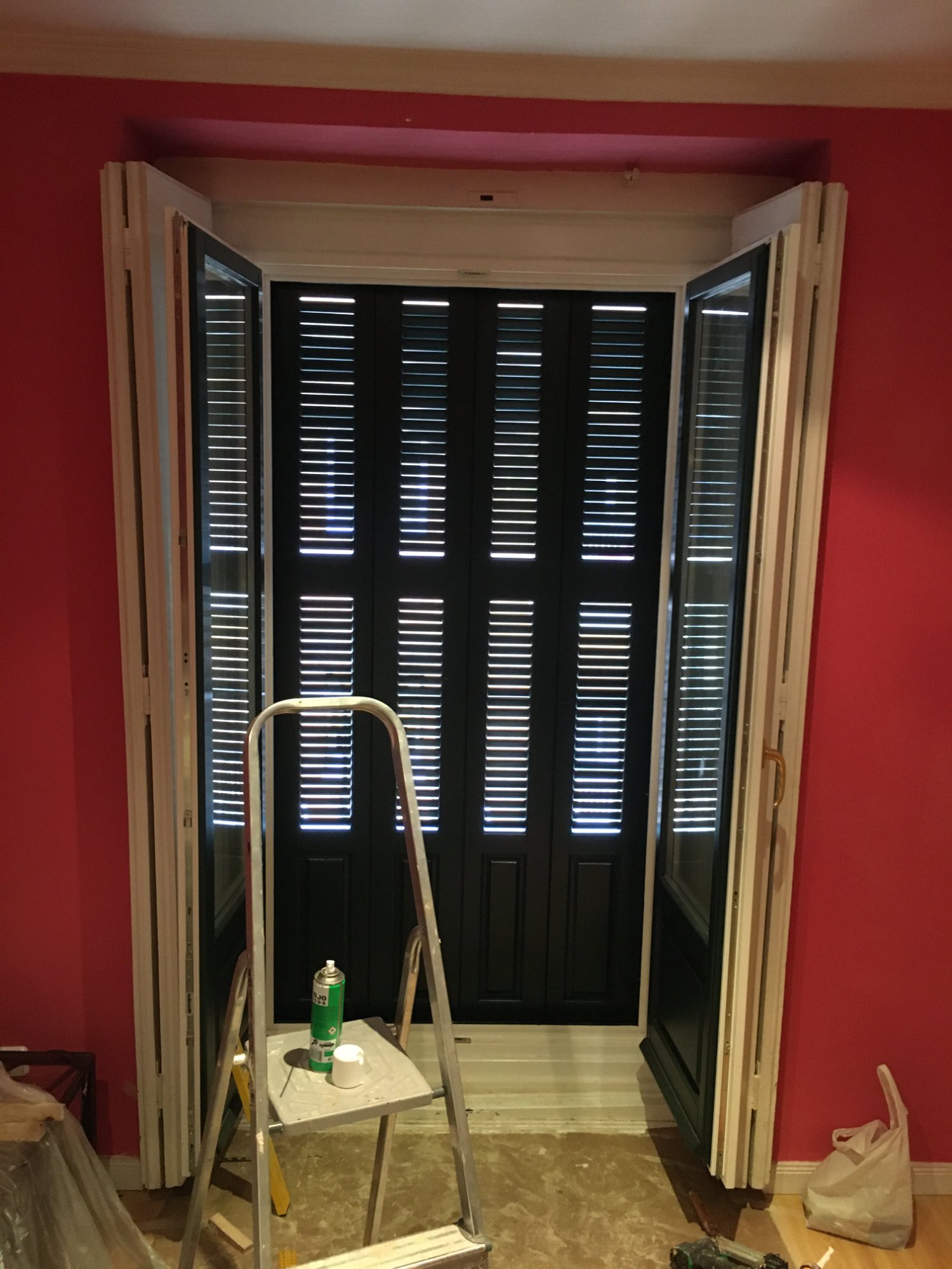 Puerta Balconera Verde - Vista Nocturna